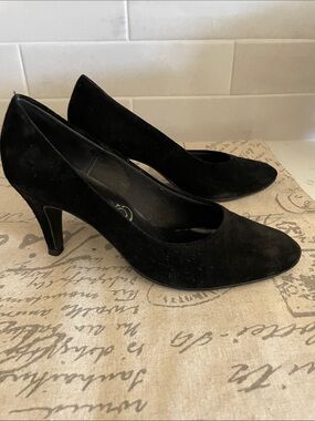 Black Suede Pumps